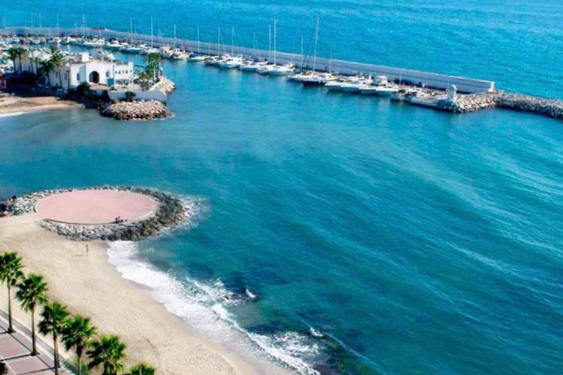 Marbella Beachfront - Beachside Apartment With Stunning Sea Views ภายนอก รูปภาพ