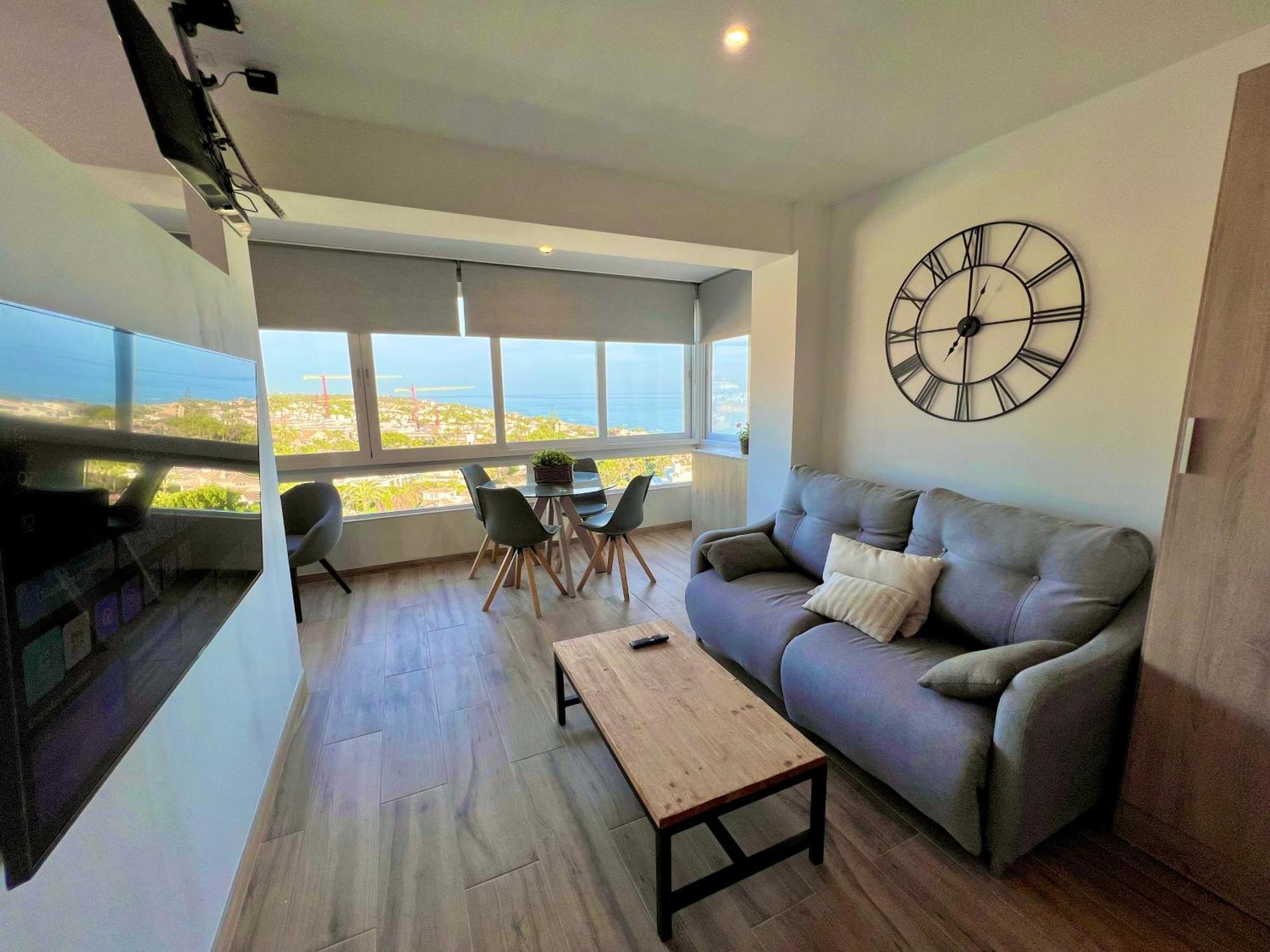 Marbella Beachfront - Beachside Apartment With Stunning Sea Views ภายนอก รูปภาพ