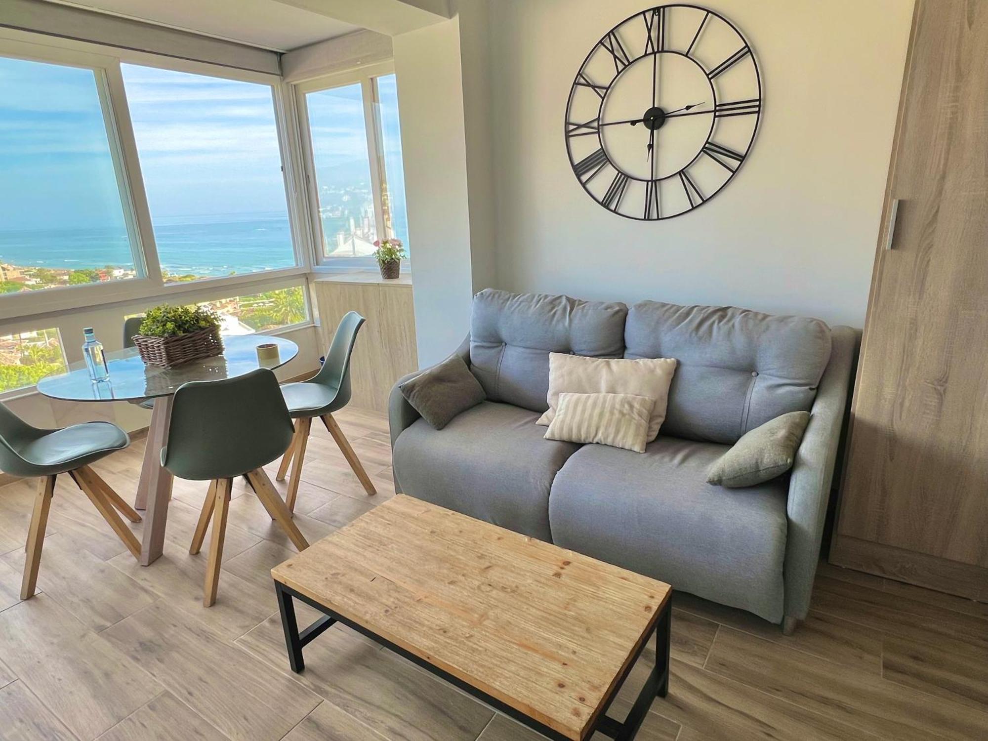 Marbella Beachfront - Beachside Apartment With Stunning Sea Views ภายนอก รูปภาพ