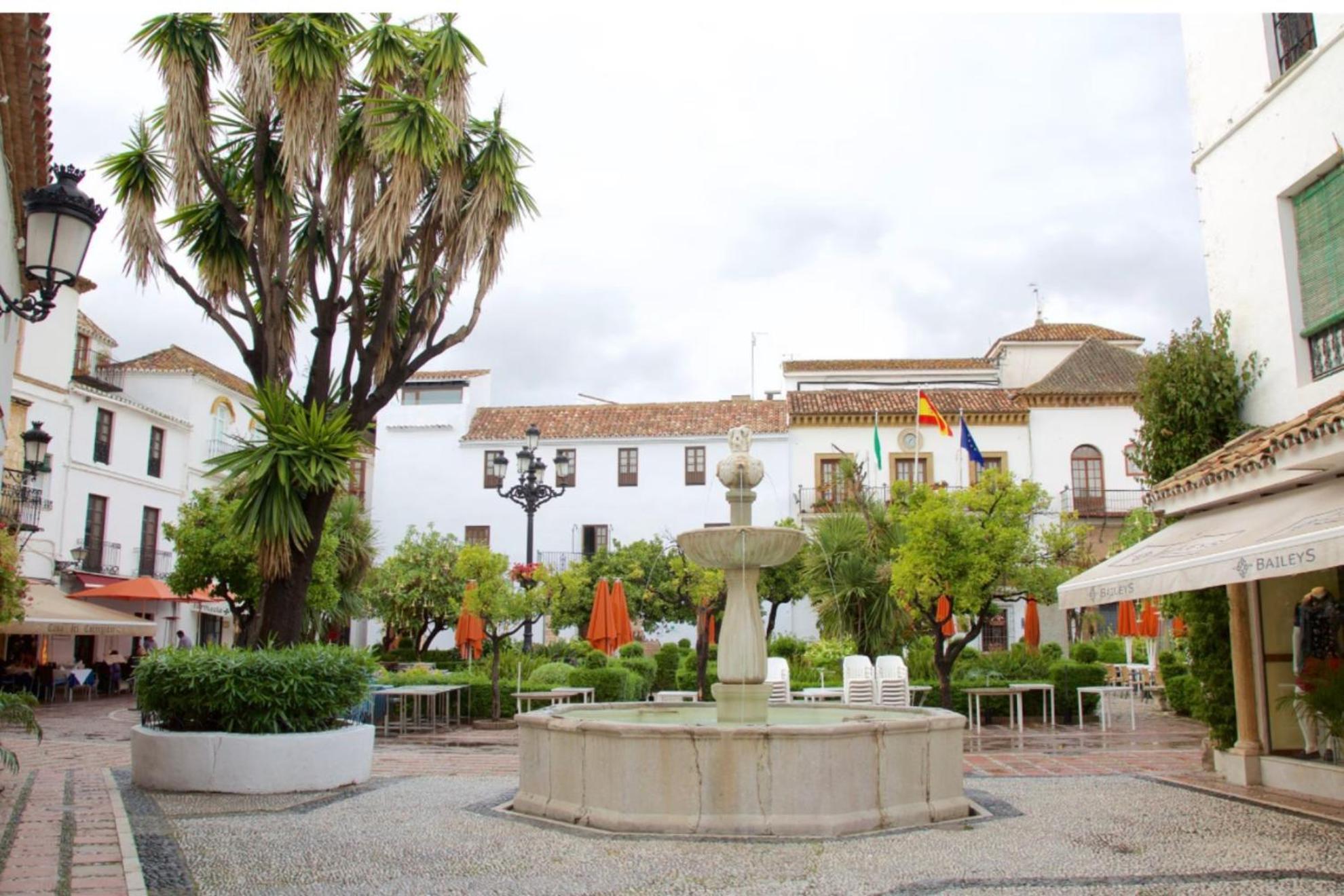 Marbella Beachfront - Beachside Apartment With Stunning Sea Views ภายนอก รูปภาพ